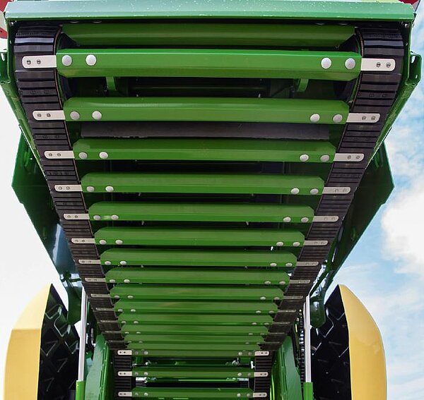 The NovoGrip slat and belt conveyor